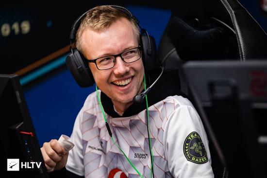 电竞化进程中的挑战与机遇分析